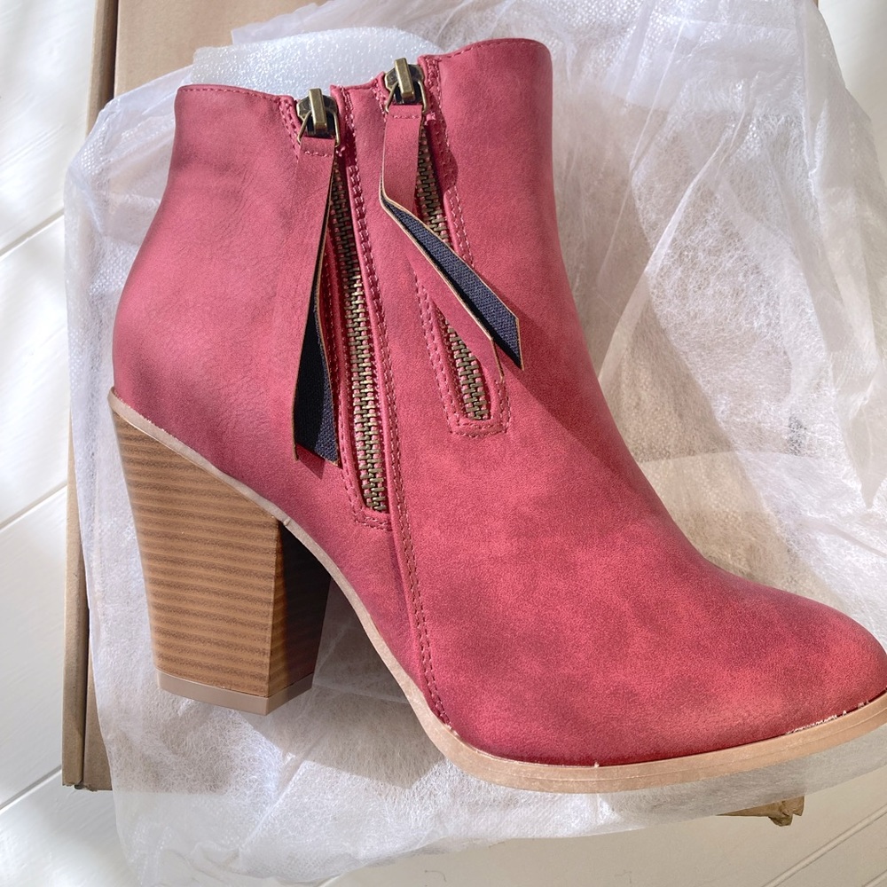 Awesome Faux Leather Bootie